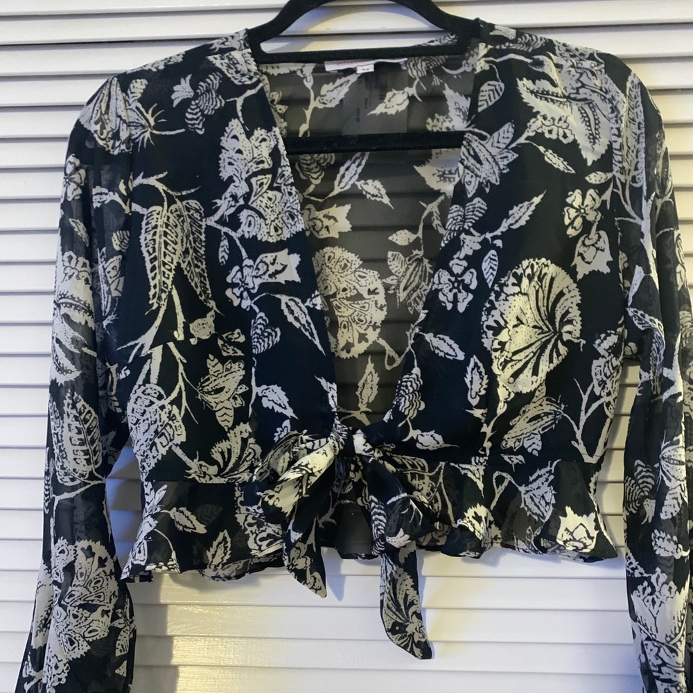 Floral Crop Top - Picture 2 of 7
